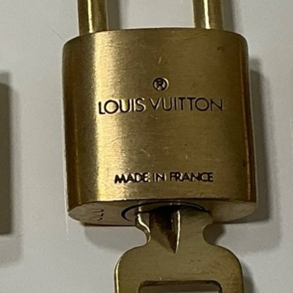 Louis Vuitton lock and key set - Picture 2 of 3